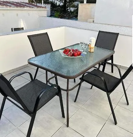 Jet, Luxury 20m From The Κίνι